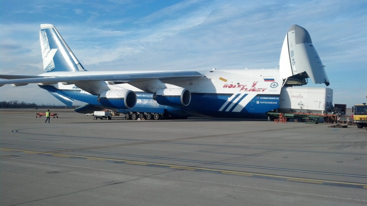 Первому азербайджанскому спутнику посвятили музыкальный проект (фото)